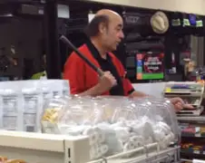 Vrouwtje onder invloed schopt stennis bij 7-Eleven