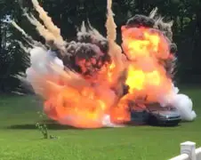 Roman Atwood laat omaatje schrikken