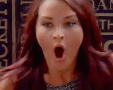 Holly Addison begeeft het bijna in Surprise, Surprise