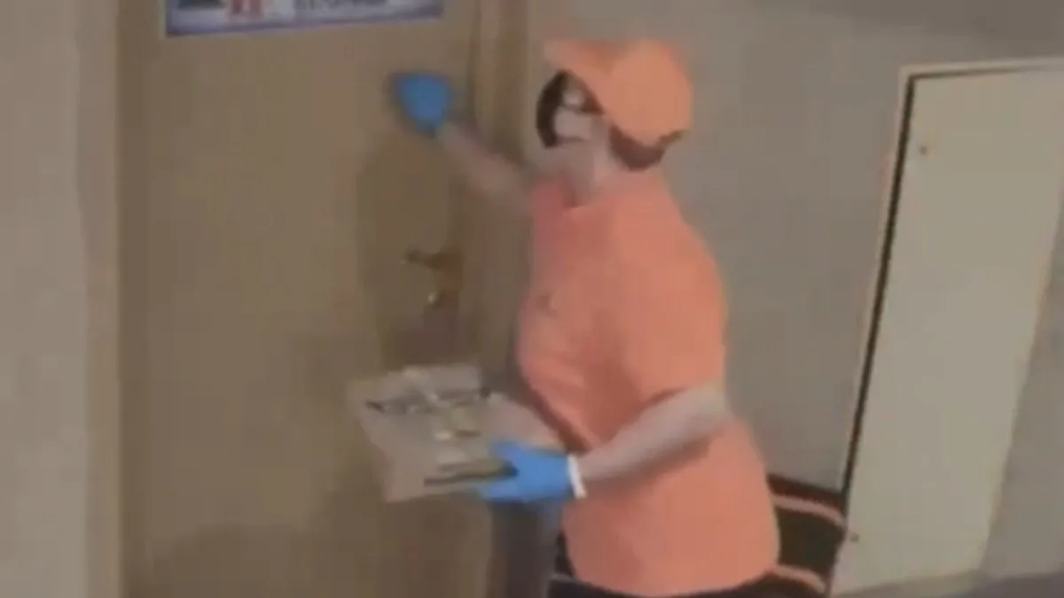 Amerikaan heeft eigen wagentje mee om te winkelen