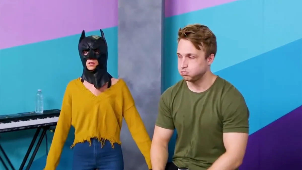 Try Not To Laugh Challenge: Je kunt zeggen van pedofielen wat je wil...