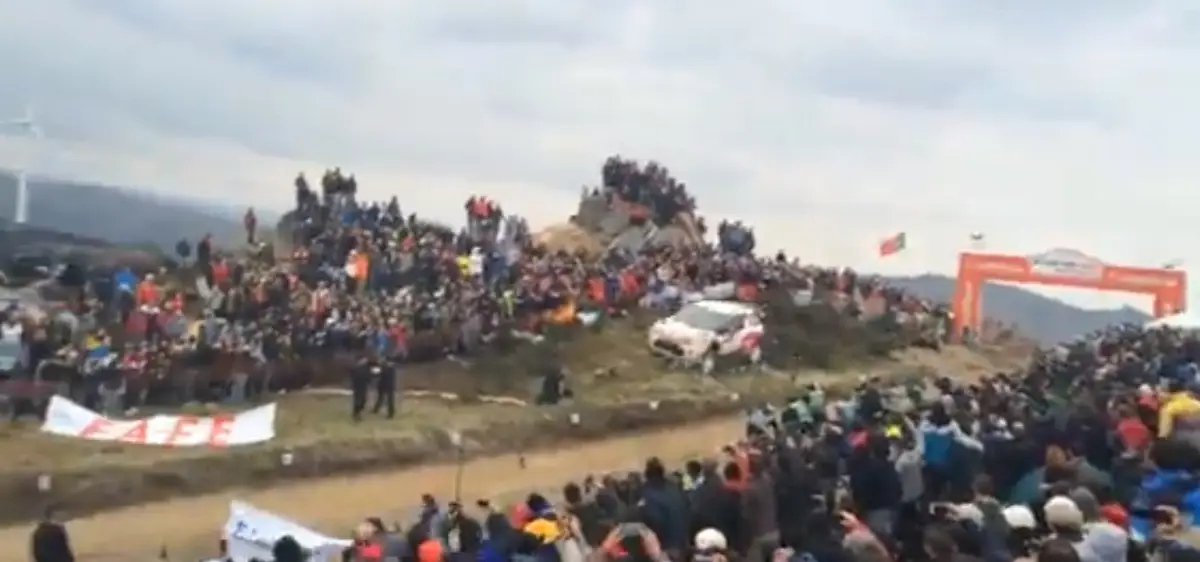 Auto springt 48 meter ver