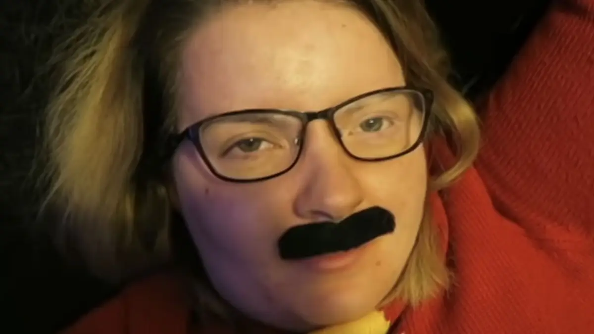 Gast laat vriendinnetje meedoen aan Movember