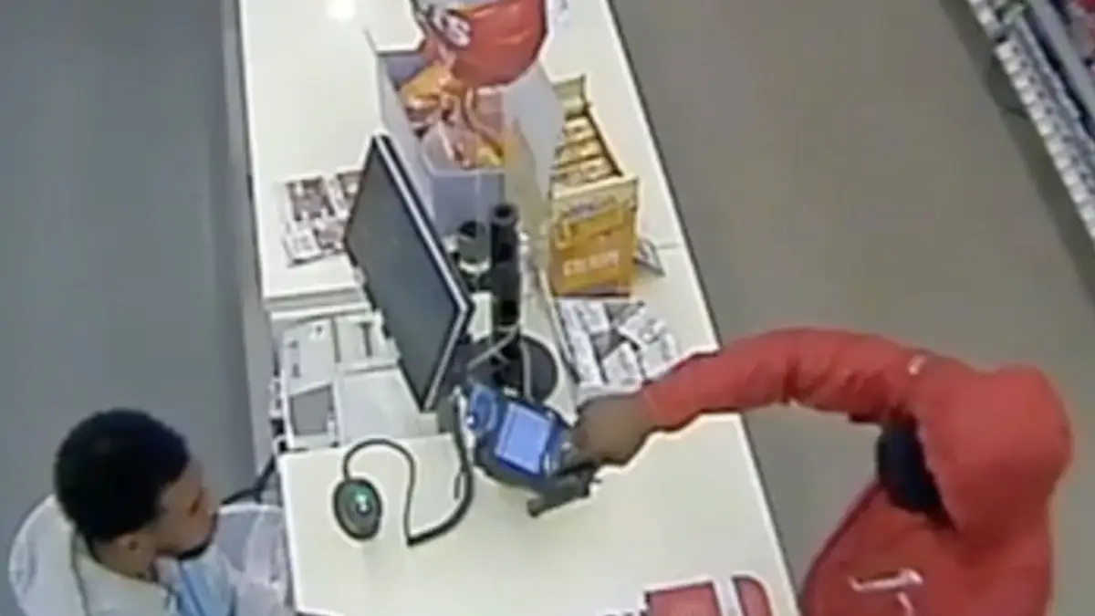 Walgreens medewerker niet onder de indruk van gewapende overvaller