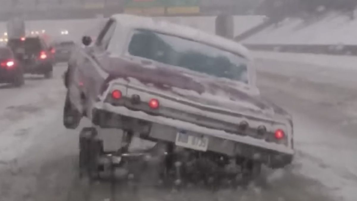 3 wheelin door de sneeuw van Detroit