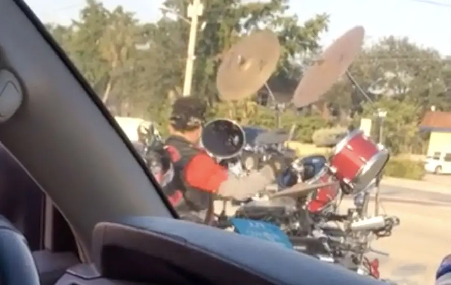 Lekker drummen op je driewieler