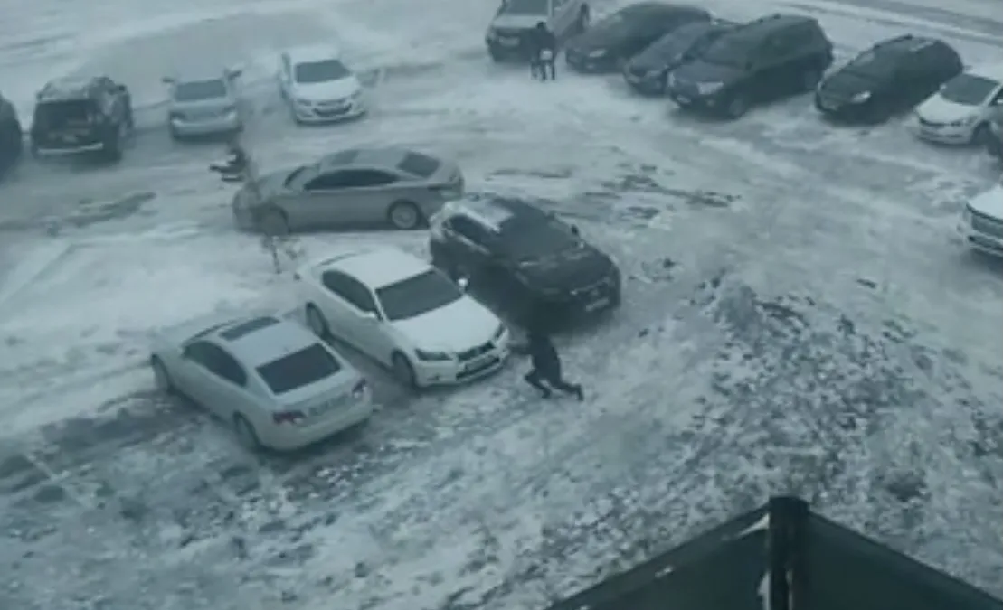 Autoalarm af laten gaan in storm