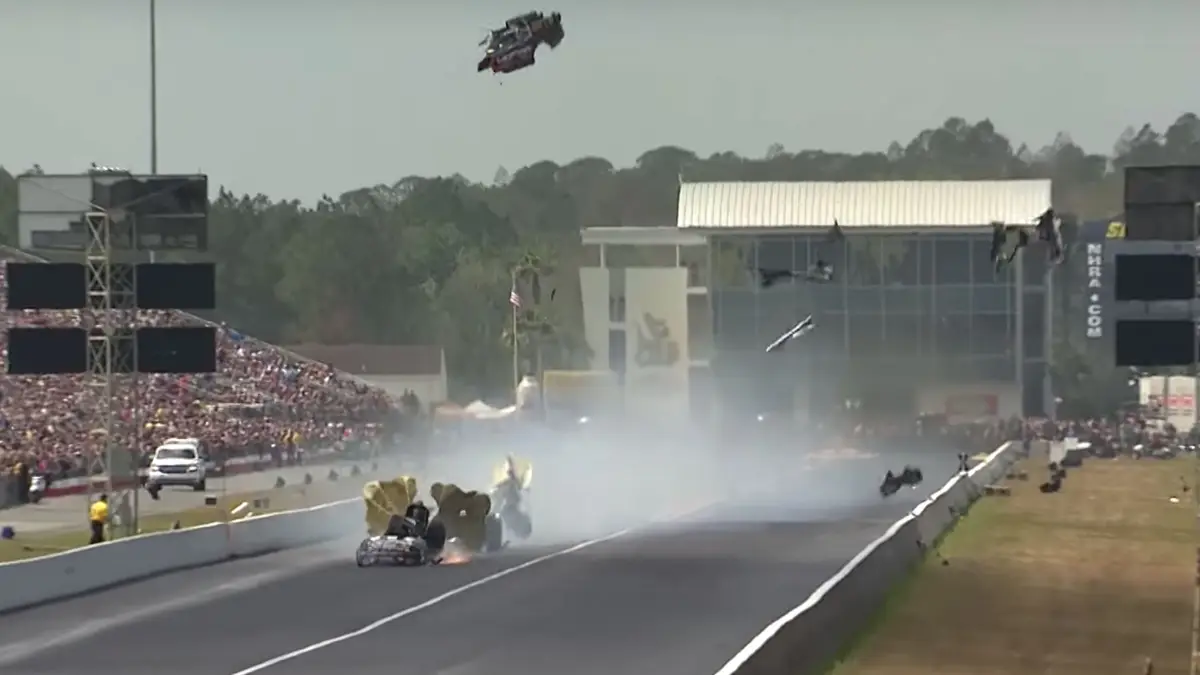Funny Card coureurs Matt Hagan en Robert Hight komen beide goed weg