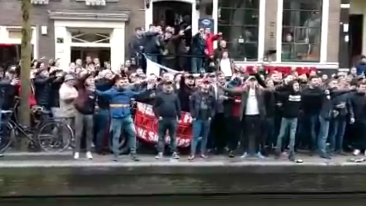 Engelse supporters hebben vraag aan de Nederlandse dames