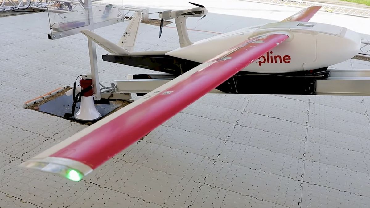 Bij Zipline gebruiken ze drone vliegtuigjes om af te leveren