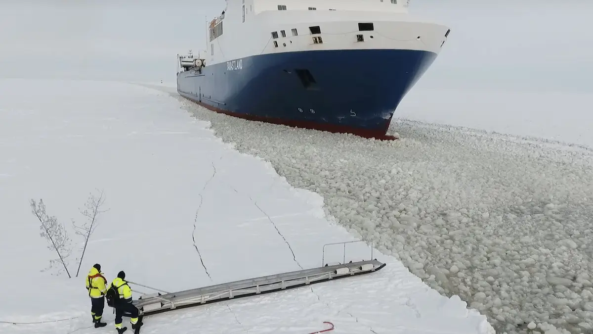 Bemanningslid van Tavastland begint aan zijn werk