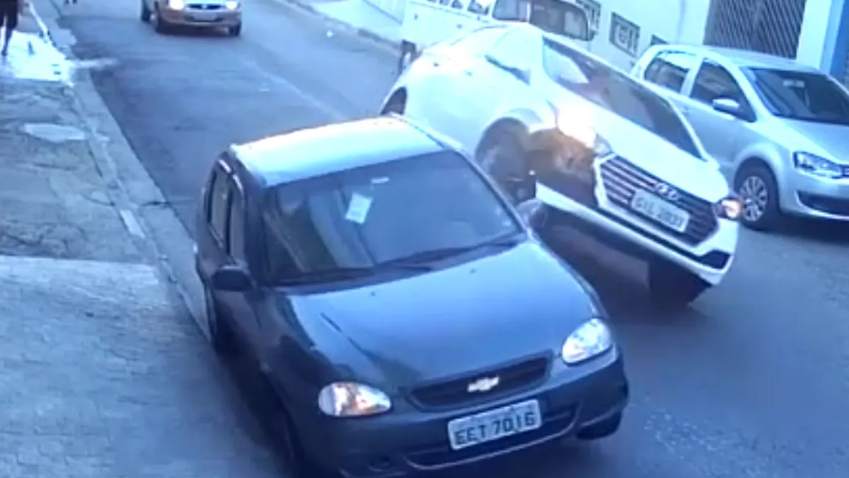 Auto van handrem botsen doe je zo