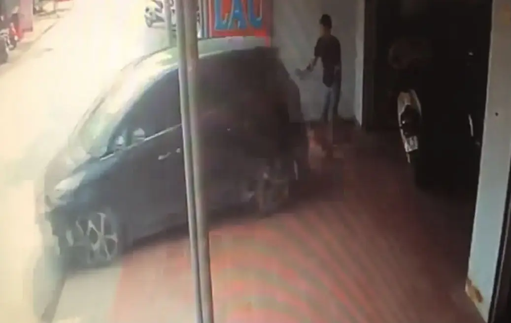 Probeer je iemand een keertje te helpen bij het parkeren