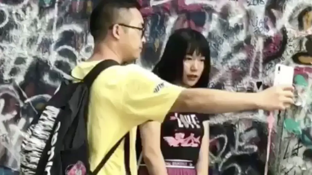 We zijn op zoek naar een paar Aziatische ballen