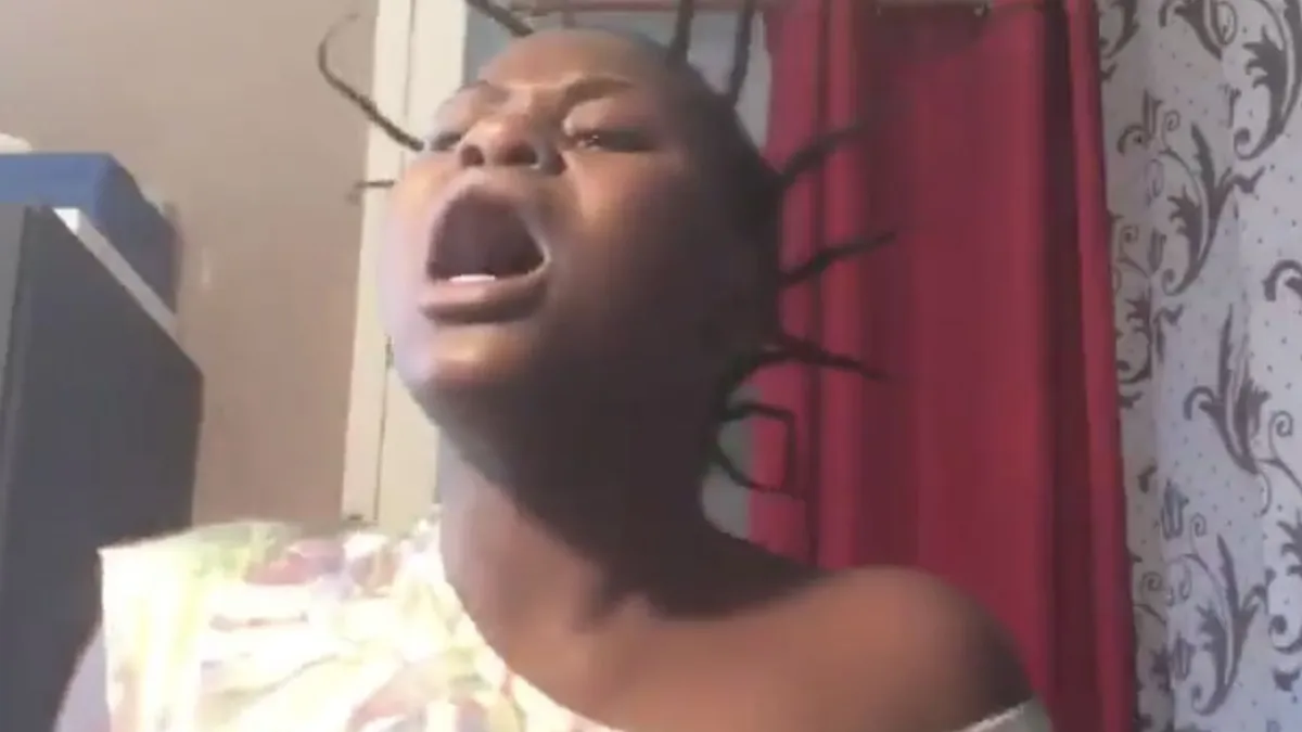 Jongedame doet Listen van Beyoncé op haar eigen manier