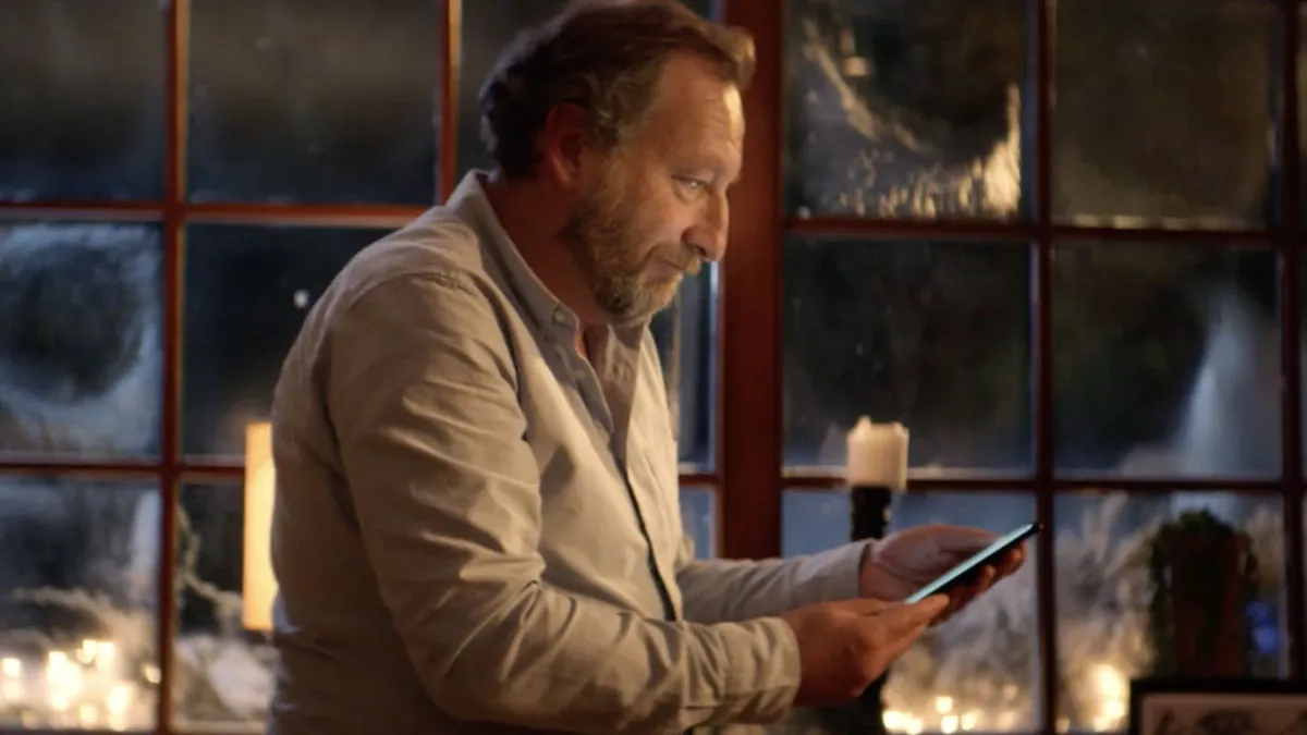 Franse Feel Good kerstcommercial: Come And Get Your Love