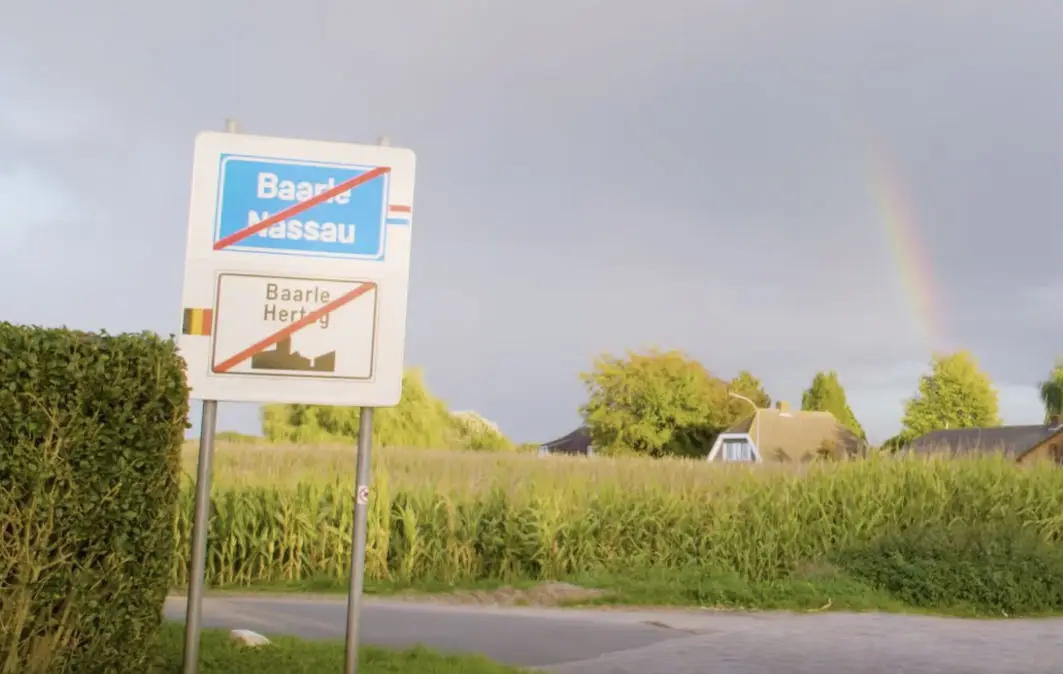Great Big Story bekijkt de Baarle-Nassau vs Baarle-Hertog situatie