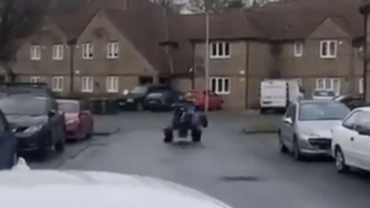 Quad stunter met een off momentje