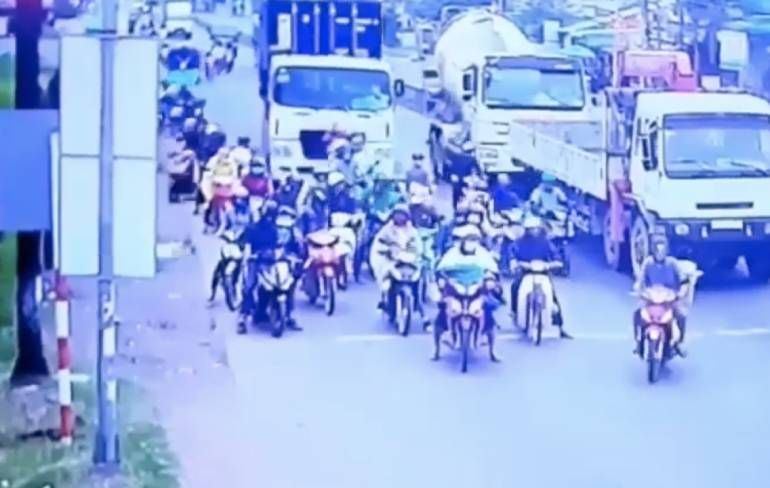 Bizar ongeluk met als gevolg 4 doden in Vietnamese Ben Luc