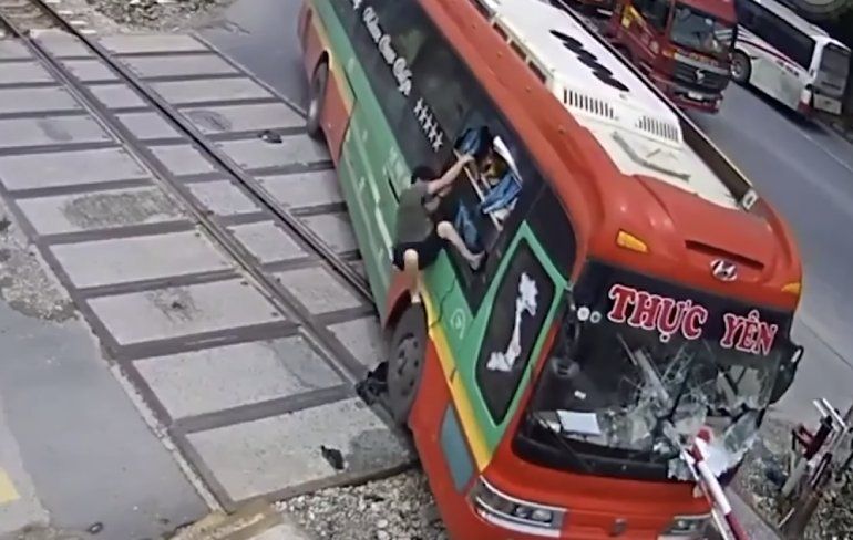 Niet de beste buschauffeur van Thanh Hoa in actie