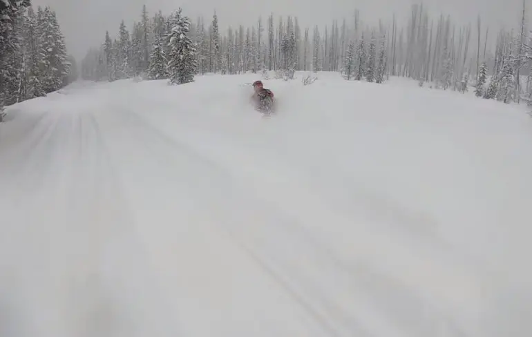 Kopje onder met je sneeuwscooter