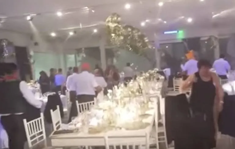 Trouwfeestje krijgt bezoek van stevige storm