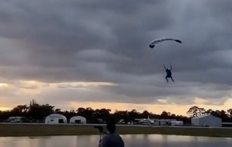 Hoe niet te landen op water met je parachute