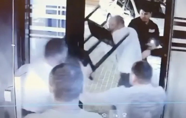 CCTV laat zien dat de sfeer bij De Blauwe Kever niet zo is