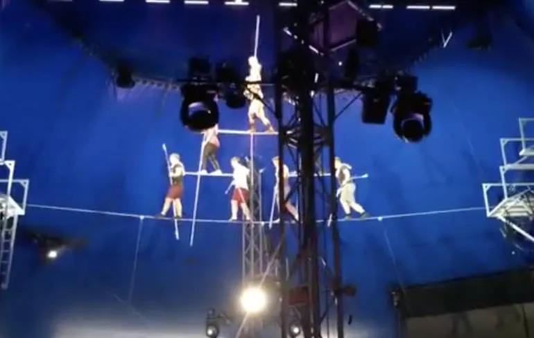 Nieuwe beelden van acrobaten training die niet lekker verliep