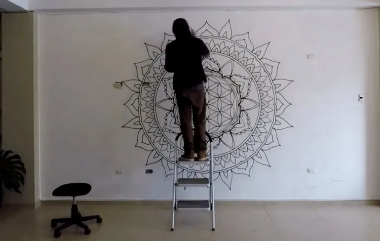 Lelijke wand verfraaien met Zak Korvin