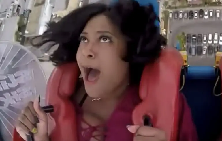 Als je kapsel er vandoor gaat tijdens rit in SlingShot