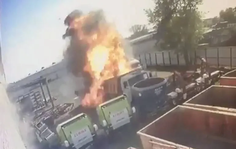 Tank doet kaboem en gast is de Sjaak