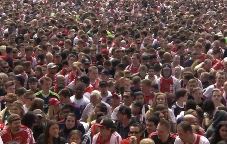 Meer dan 100.000 mensen heel blij met Ajax en de landstitel
