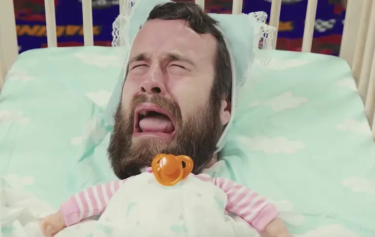 Thomas maakt parodie op 4 Life van Jonna Fraser en Lil Kleine