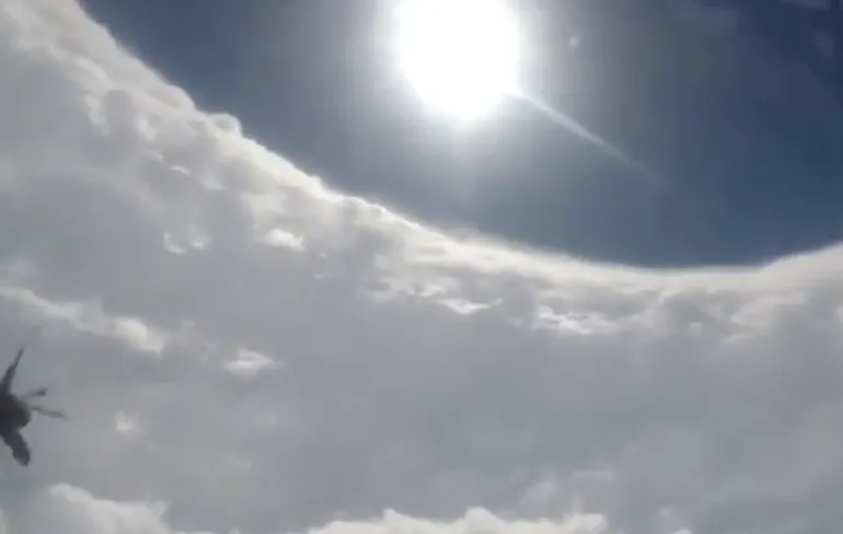 US Air Force vliegt in het oog van orkaan Dorian