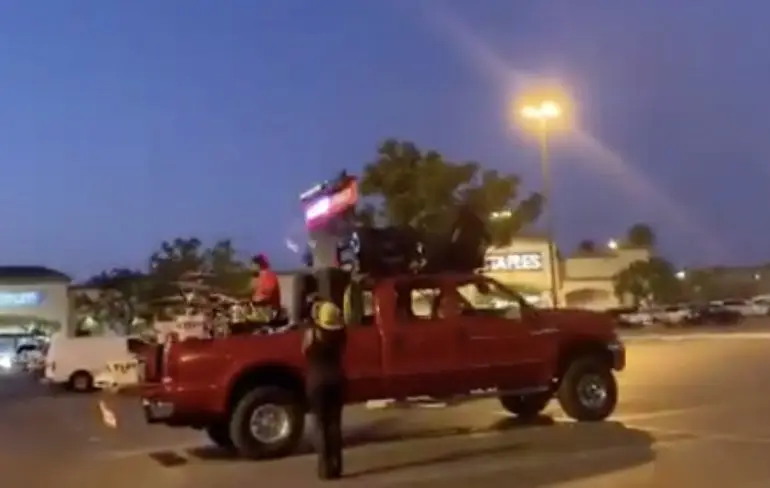 Lekker even rammen op een parkeerplaats in Texas