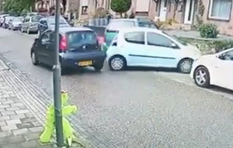 Chaos na poging tot parkeren in Limburgse Eygelshoven