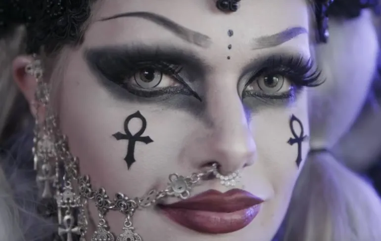 Maak kennis met Victoria Lovelace en Dracul Grotesque