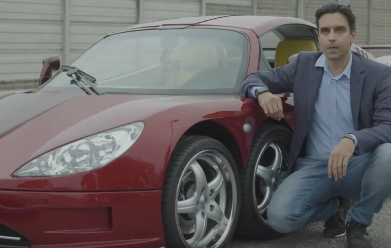 Supercar Covini 6SW heeft 6 wielen en stevig prijskaartje