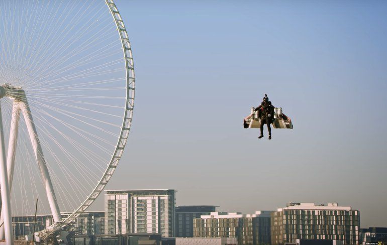 Jetman mocht even los in Dubai