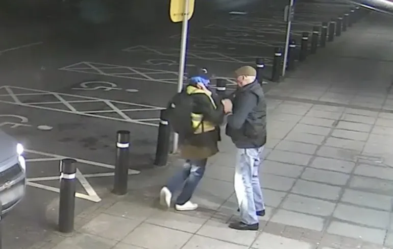 Oude baas laat zijn vuisten spreken tijdens overval