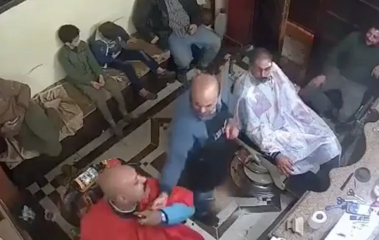 Biljartbal zet zijn kop in de hens op niets af