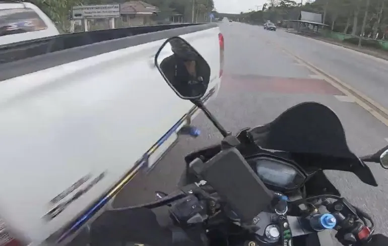 Close call en dat tweemaal tijdens Thaise schuiver