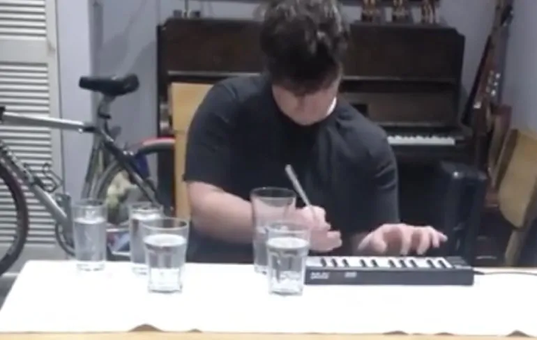 Maasai grijpt even in tegen mensen die lock-down negeren in Kenia