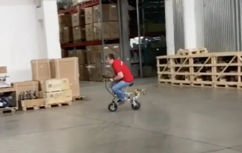 Fietsje aangedreven door een boor heeft wel wat