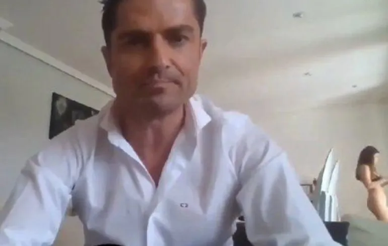 Journalist Alfonso Merlos had wat uit te leggen na live verslag