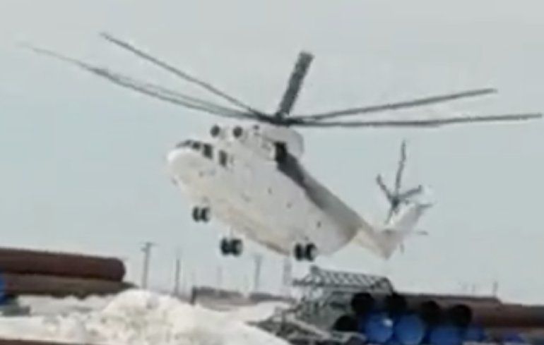 Mil Mi-26 helikopter had niet echt een hele fijne landing
