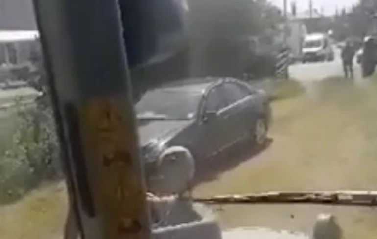 Boer geeft verkeerd parkeerder een verfbeurt