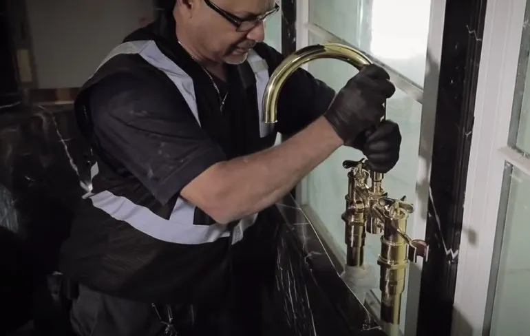 De 100 miljoen dollar kostende hut van Drake