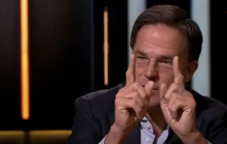 Mark Rutte en Hugo de Jonge hebben het wel heel gezellig samen
